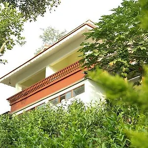 Misty Valley Resorts 2*, Munnar India